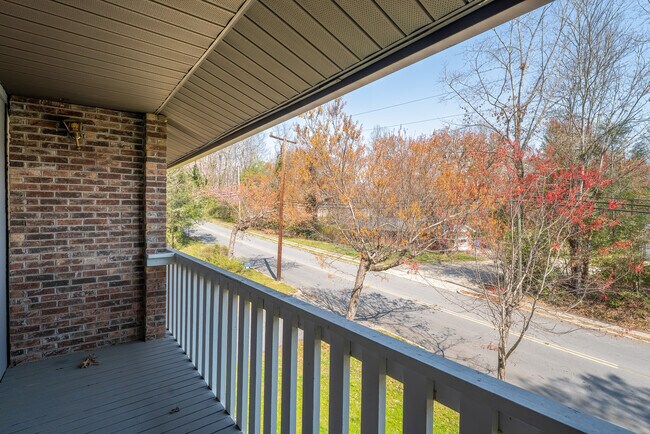 Building Photo - 76 Greenville Hwy