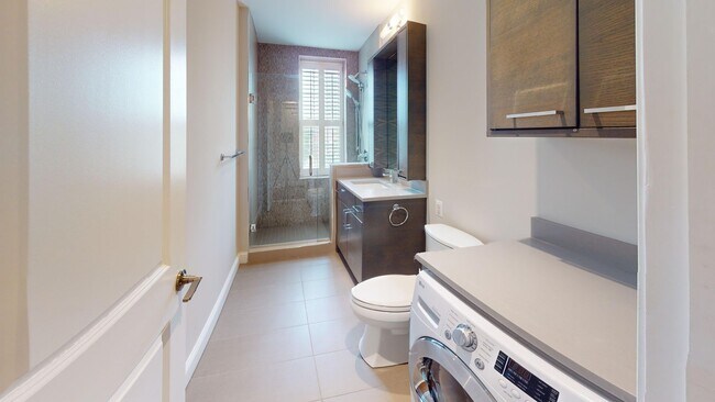 Building Photo - Dupont Circle Modern Studio Apartment In H...