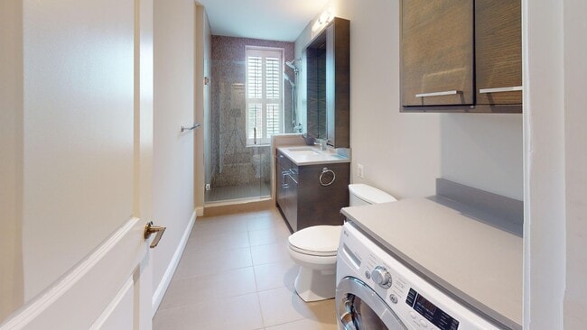 Building Photo - Dupont Circle Modern Studio Apartment In Historic Building W/Extra Storage!