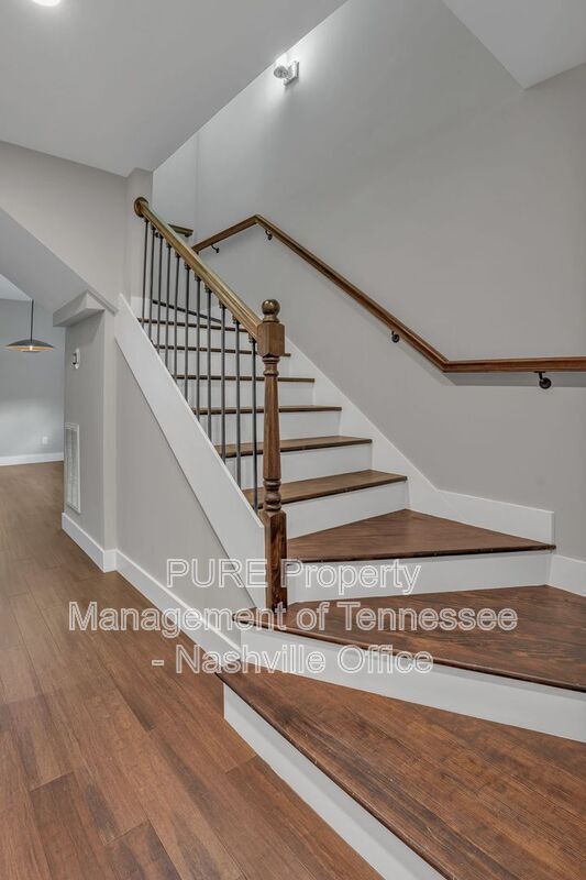 Building Photo - 3212A Lincoln Ave