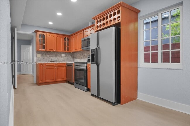 Primary Photo - 430 SW 15th Rd