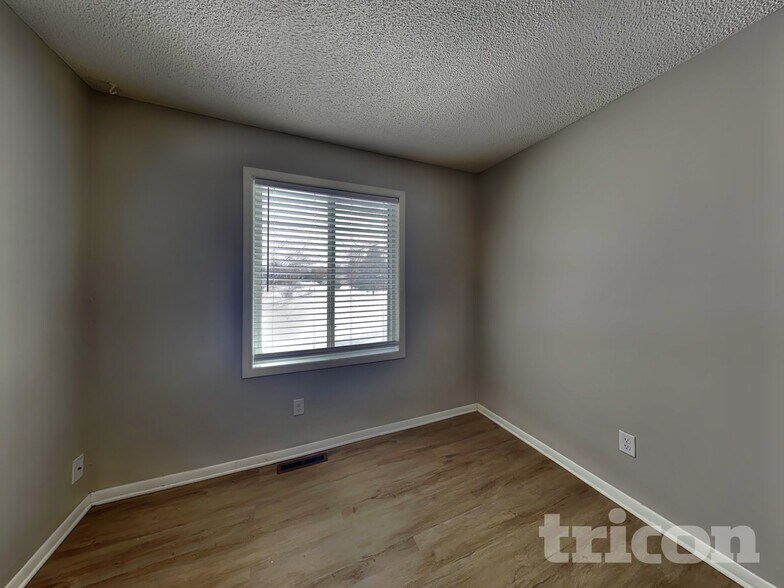 Building Photo - 8301 Thomas Ave N