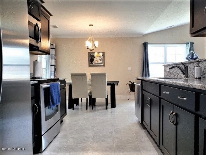 Building Photo - 2037 Willow Stone Ct