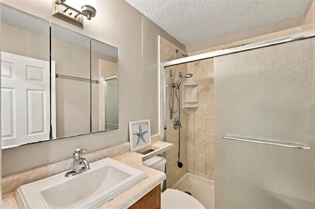 Building Photo - 2700 Bayshore Blvd