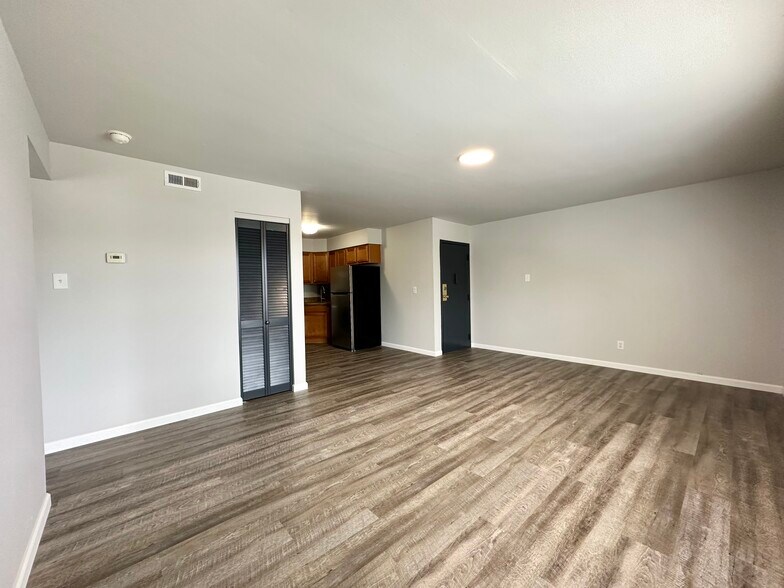 Building Photo - 9441 Green Park Gardens Dr