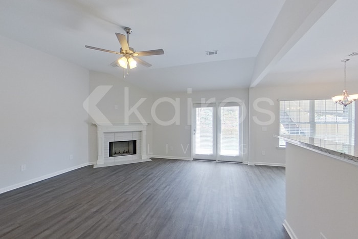 Building Photo - 781 Park Ln