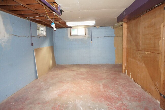 Building Photo - SE Portland 3-bedroom remodeled Bungalow