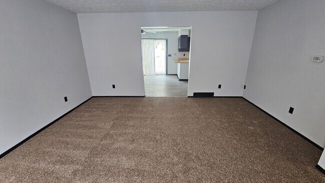 Building Photo - 63-69 Chambers Rd