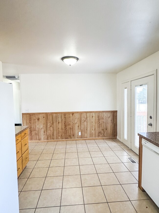 Building Photo - 5333 Peachwood Cir