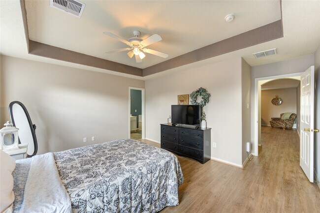 Building Photo - 2351 Urban Forest Ct