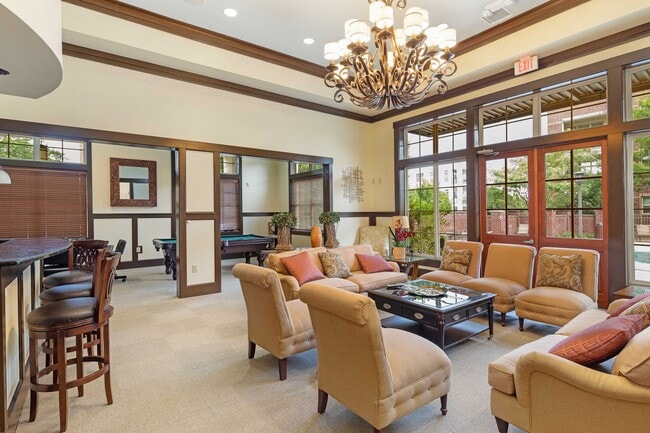 Building Photo - Biltmore Park Townhouse