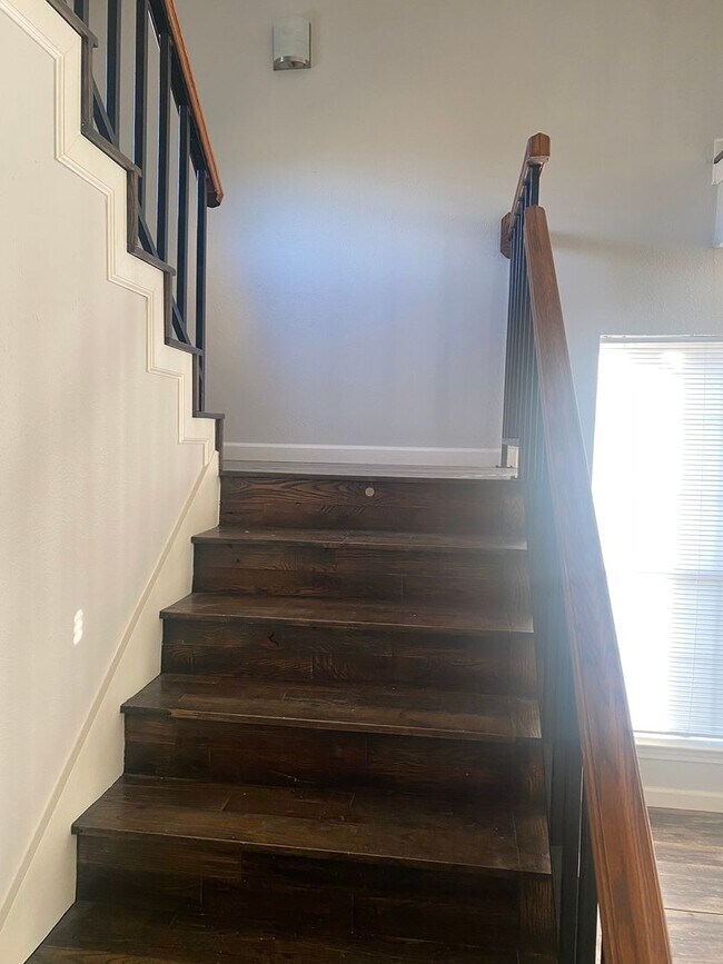 Building Photo - 318 Spanish Moss Dr