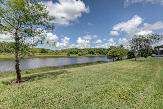 Building Photo - 9516 SW Flowermound Cir