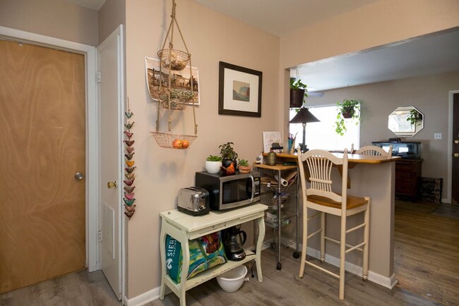 Building Photo - Students Welcome! Charming West Fort Collins Ranch Near Campus West & Foothills