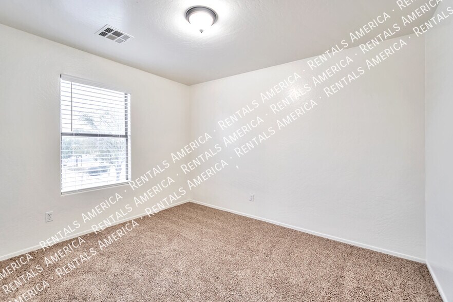 Building Photo - 40336 N PRZEWALSKI St