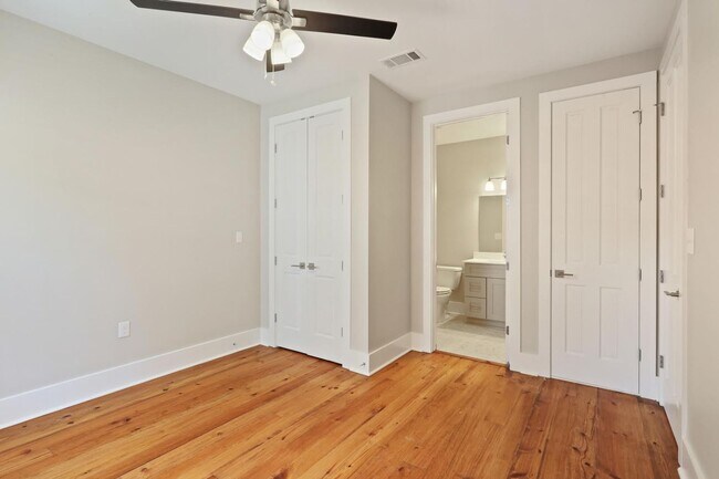 Building Photo - Stunning Historic Carriage House one block off of St. Charles!