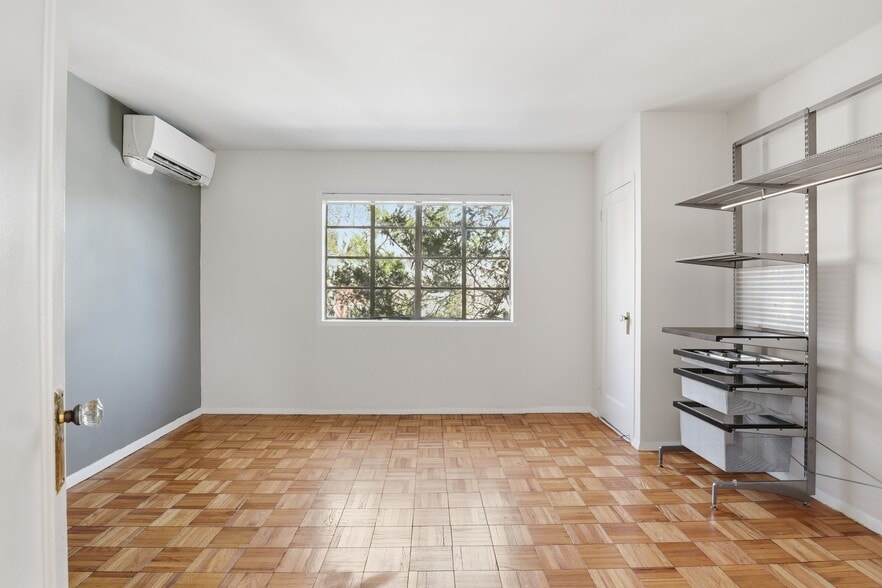 Building Photo - 3115 Martha Custis Dr