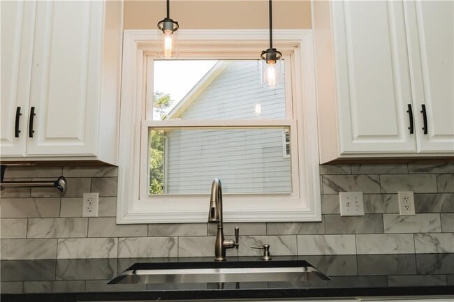 Building Photo - 5664 Jackson Knoll Trace NW