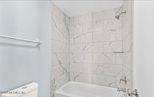 Building Photo - 10959 Peppermill Ln