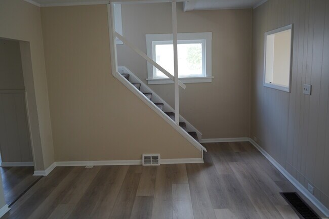 Building Photo - 4301 W 47th St