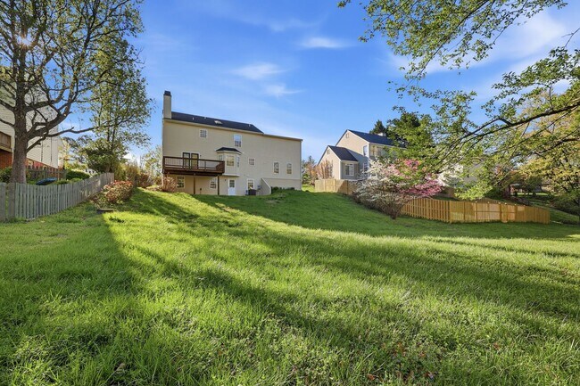 Building Photo - 1600 Old Brook Rd