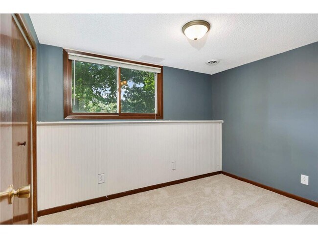 Building Photo - 8666 Windward Cir