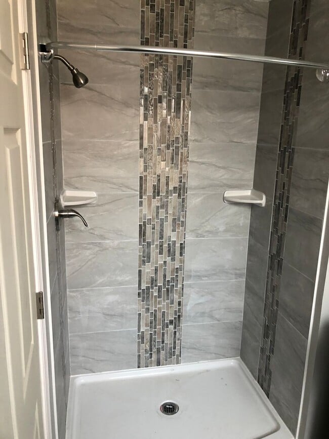 Building Photo - Lawrenceville - 3 BR Single Family Home, Newly Remodeled!  Off Street Parking!