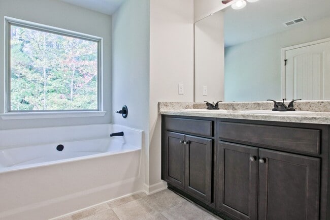 Building Photo - 4165 Shoals Ln