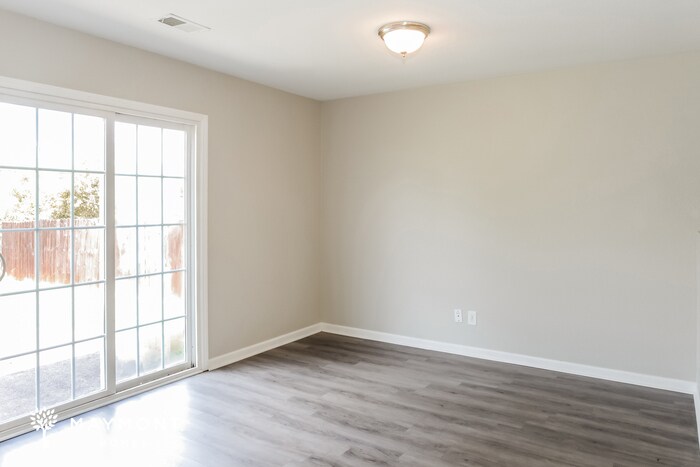 Building Photo - 28015 Chasebrook Dr