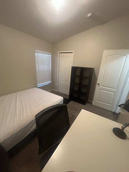 Primary Photo - 8151 Canterbury Lake Blvd