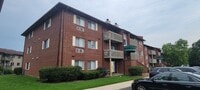 Building Photo - 940 N Lakeside Dr