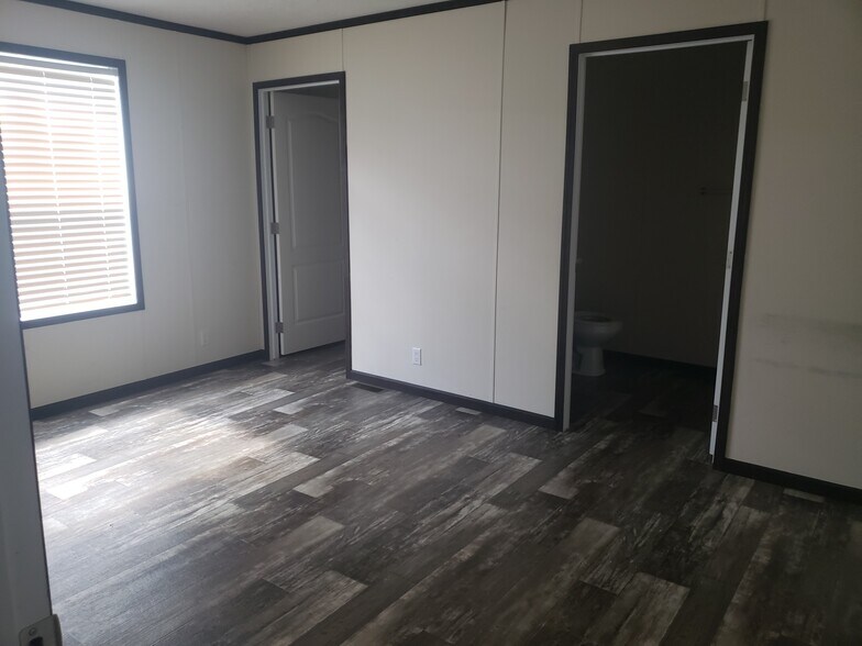 Building Photo - 6610 Lear Nagle Rd