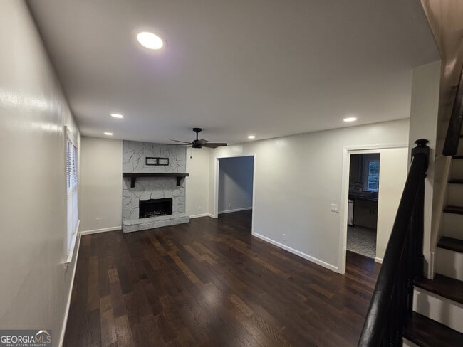 Building Photo - 3973 Woodland Cir SE