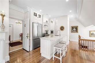 Building Photo - 541 Bellevue Ave