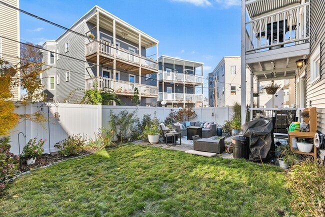 Building Photo - 46 Semont Rd