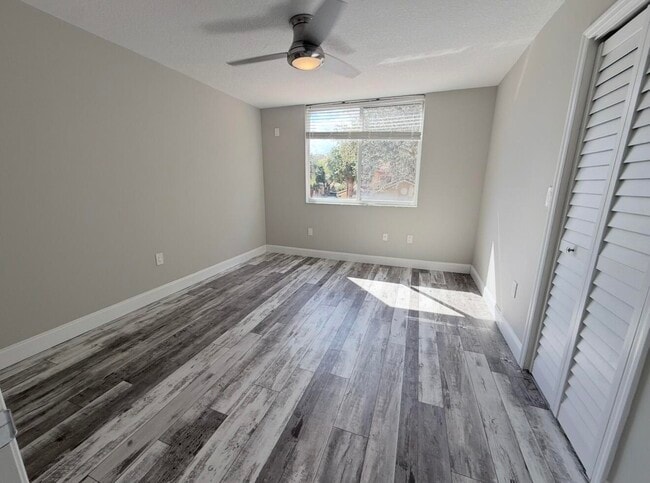 Building Photo - 300 Scotia Dr