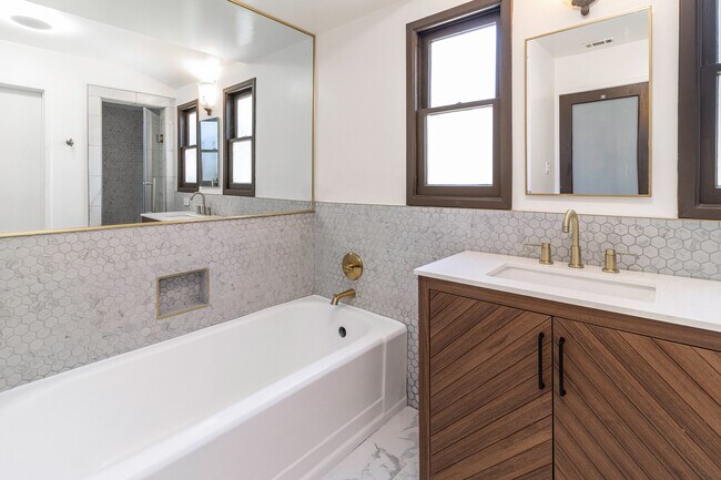 Building Photo - 3940 Hubert Ave