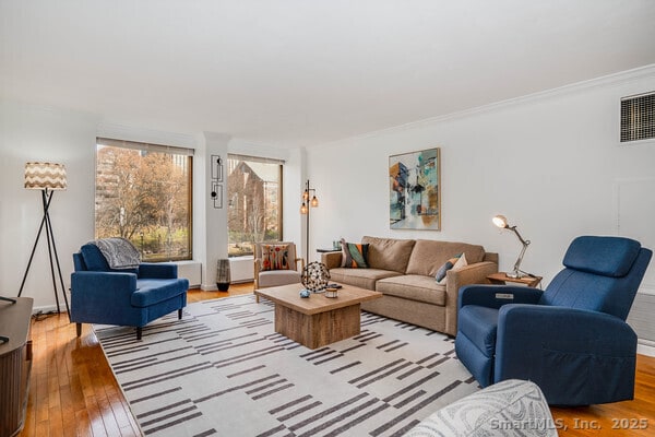 Building Photo - 1 Gold St