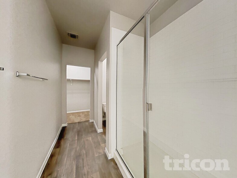 Building Photo - 15012 Custis Ln