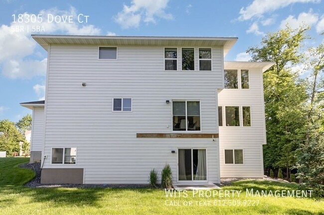 Building Photo - 18305 Dove Ct