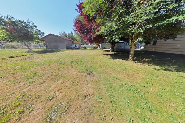 Building Photo - 4 Bedroom House ~ Close to Willamette Park...