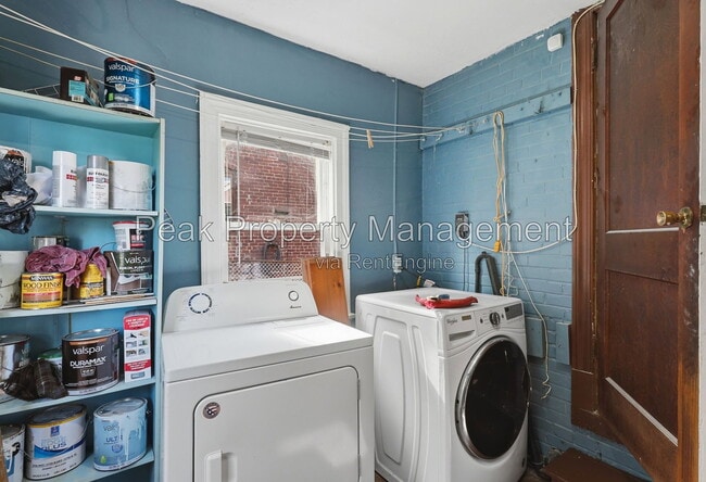 Building Photo - 3022 Grayland Ave