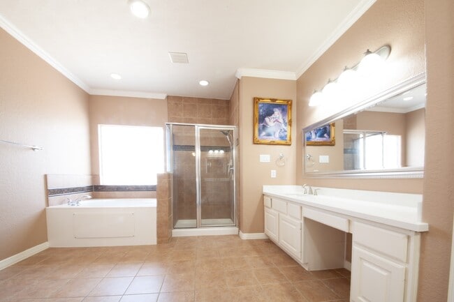 Building Photo - 3206 Holly Thicket Dr