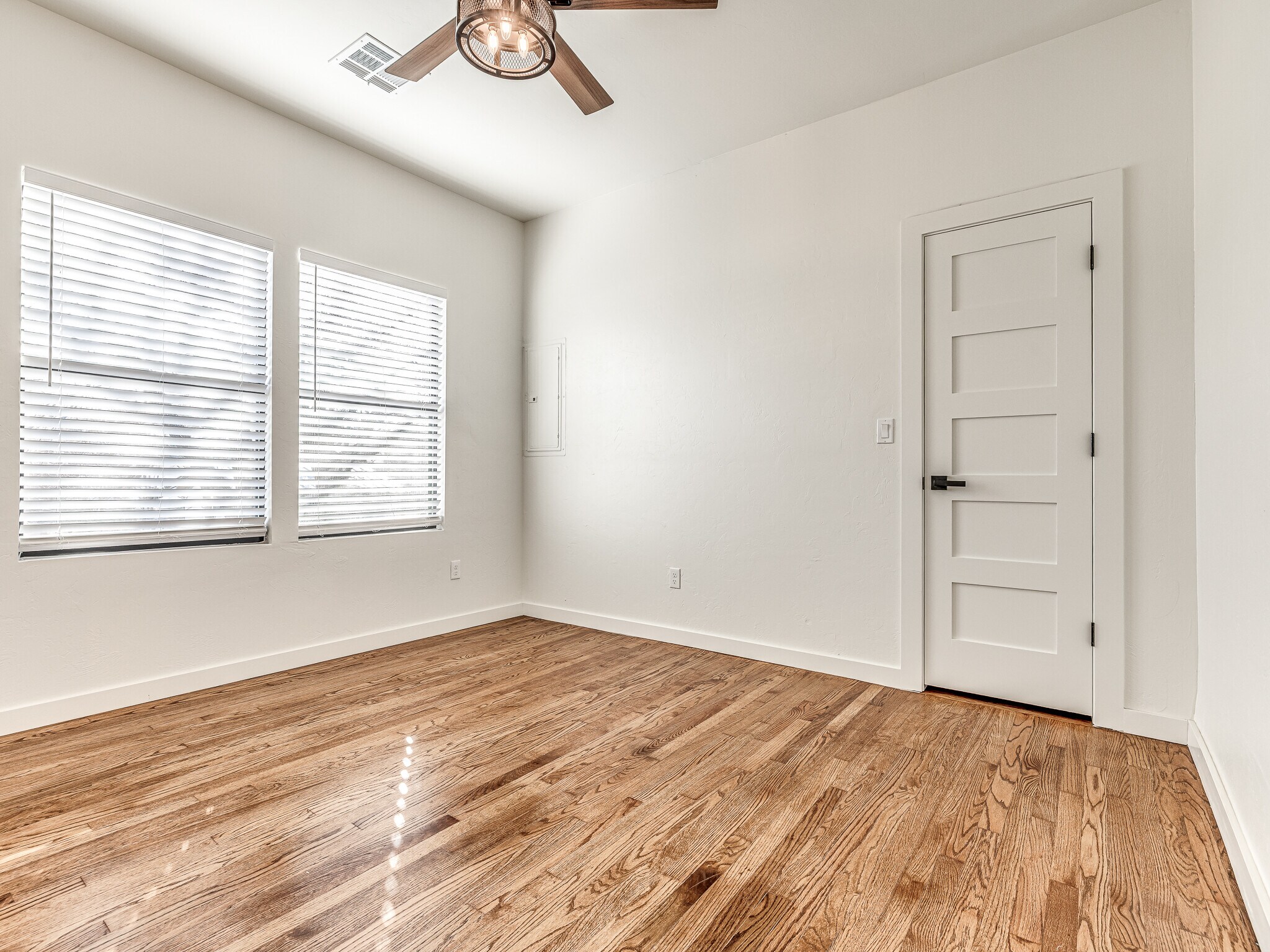 Building Photo - 3215 N Francis Ave