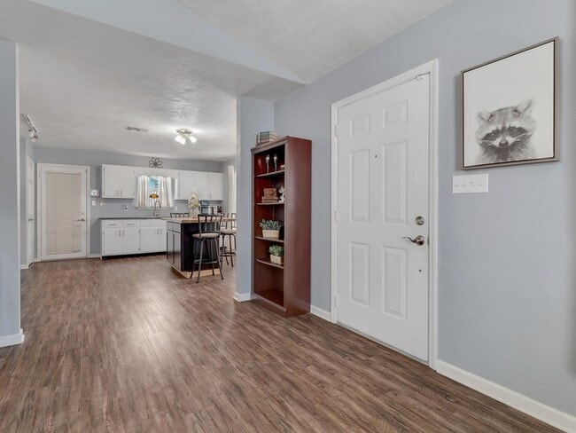 Building Photo - 1572 Cinnamon Bear Cir