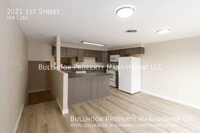 Building Photo - 2021 1st St