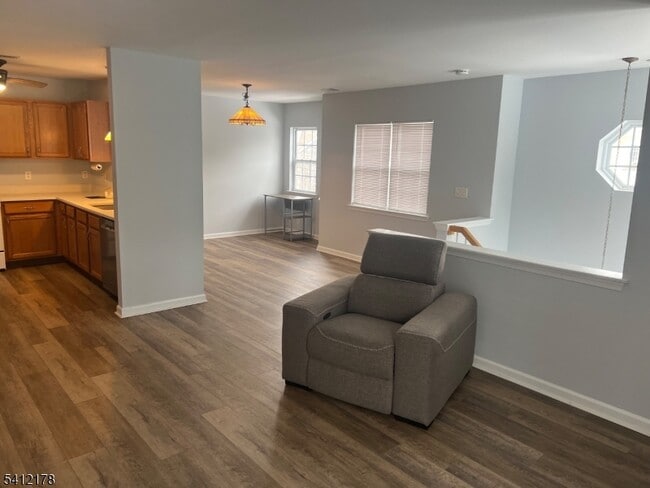 Building Photo - 263 Old Farm Dr