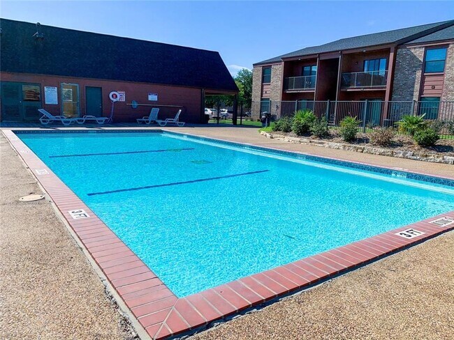 Building Photo - College Station - 1 bedroom / 1 bath Condo...