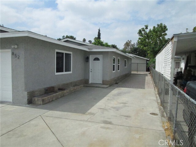 Building Photo - 852 N Davidson Ave