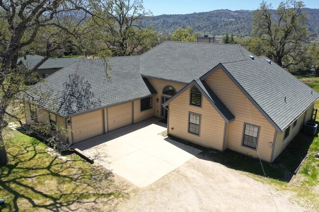Primary Photo - 24121 Martingale Way